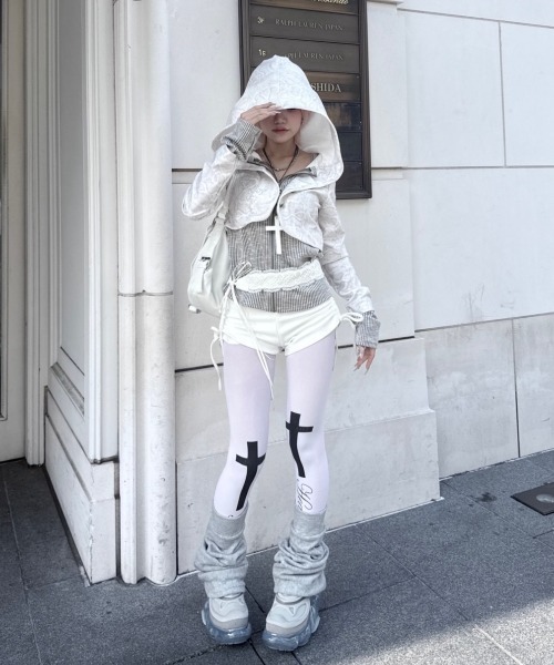 Never mind the XU / Chikashitsu+（ネバーマインド ザ エックスユー / チカシツプラス）の「【nmtc+】bi color vintage zip up hoodie / 【エヌエムティーシープラス】バイカラービンテージジップアップパーカー（カーディガン/ボレロ・レディース・ブラック/ホワイト・ONE SIZE）」の3枚目の写真