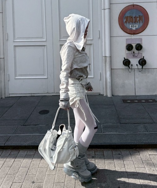 Never mind the XU / Chikashitsu+（ネバーマインド ザ エックスユー / チカシツプラス）の「【nmtc+】bi color vintage zip up hoodie / 【エヌエムティーシープラス】バイカラービンテージジップアップパーカー（カーディガン/ボレロ・レディース・ブラック/ホワイト・ONE SIZE）」の5枚目の写真