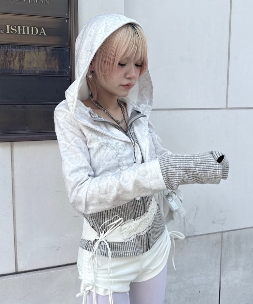 Never mind the XU / Chikashitsu+(ネバーマインド ザ エックスユー / チカシツプラス)の「【nmtc+】bi color vintage zip up hoodie / 【エヌエムティーシープラス】バイカラービンテージジップアップパーカー<着用動画あり>(その他トップス・レディース・ブラック/ホワイト・ONE SIZE)」の3枚目の写真