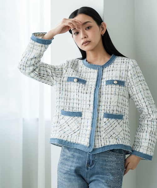 mili an deni(ミリアンデニ)の「デニム切替ノーカラーツィードジャケット(ノーカラージャケット・レディース・サックスブルー/ブラック/オフホワイト・M)」の1枚目の写真