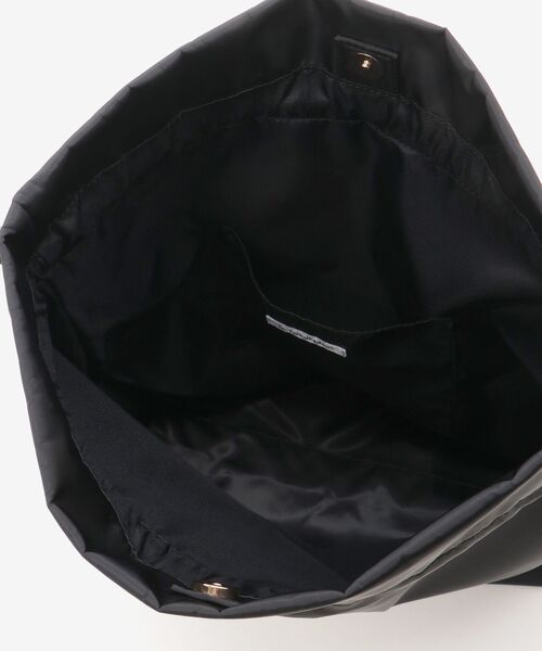 le.coeur blanc（ルクールブラン）の「【軽量素材】2WAY巾着ショルダー（ショルダーバッグ・レディース・ブラック/ライトベージュ・FREE）」の19枚目の写真