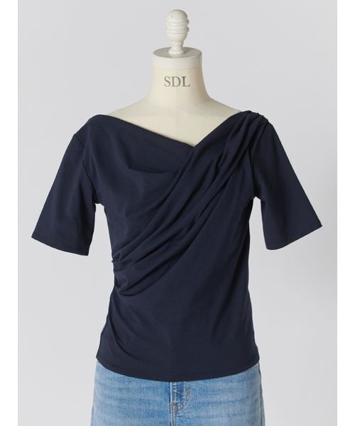 SNIDEL(スナイデル)の「バックオープンドレープカットプルオーバー(Tシャツ/カットソー・レディース・アイボリー/ネイビー/ミント・F)」の5枚目の写真