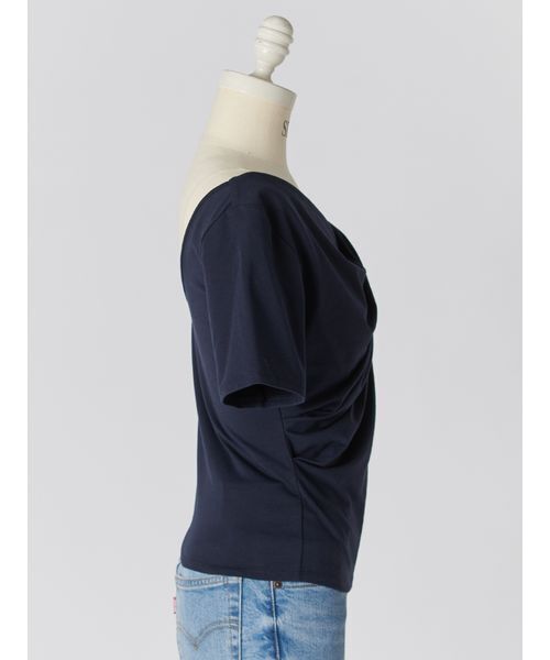 SNIDEL(スナイデル)の「バックオープンドレープカットプルオーバー(Tシャツ/カットソー・レディース・アイボリー/ネイビー/ミント・F)」の6枚目の写真