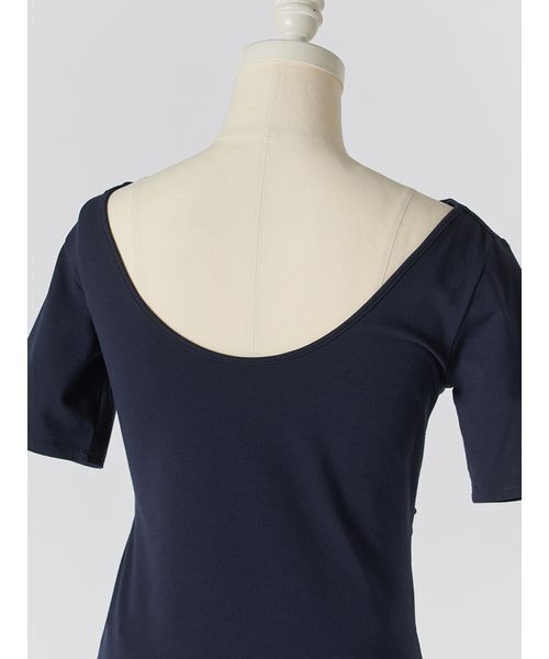 SNIDEL(スナイデル)の「バックオープンドレープカットプルオーバー(Tシャツ/カットソー・レディース・アイボリー/ネイビー/ミント・F)」の8枚目の写真