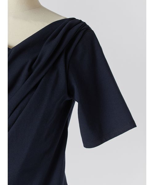 SNIDEL(スナイデル)の「バックオープンドレープカットプルオーバー(Tシャツ/カットソー・レディース・アイボリー/ネイビー/ミント・F)」の9枚目の写真