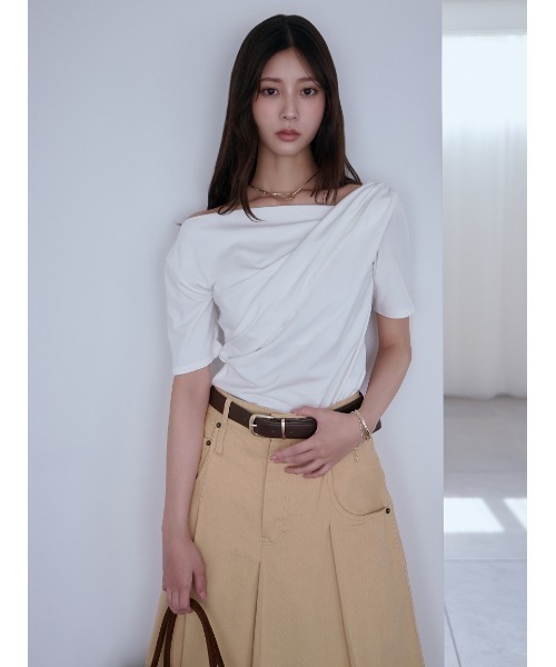 SNIDEL(スナイデル)の「バックオープンドレープカットプルオーバー(Tシャツ/カットソー・レディース・アイボリー/ネイビー/ミント・F)」の11枚目の写真