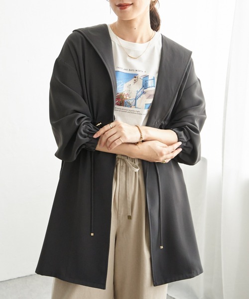 ikka(イッカ)の「UVドロストフードガウン(その他アウター・レディース・オリーブ/グレイッシュベージュ/チャコール・M/L)」の2枚目の写真