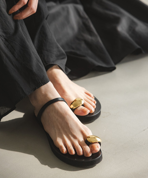 LAOCOONTE（ラオコンテ）の「《追加》LAOCOONTE/ラオコンテ リングトゥサンダル（サンダル・レディース・ブラック・36/37/38/39）」の4枚目の写真