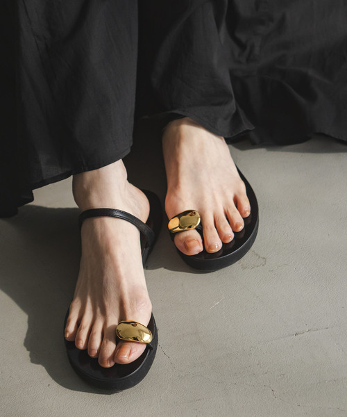 LAOCOONTE（ラオコンテ）の「《追加》LAOCOONTE/ラオコンテ リングトゥサンダル（サンダル・レディース・ブラック・36/37/38/39）」の5枚目の写真