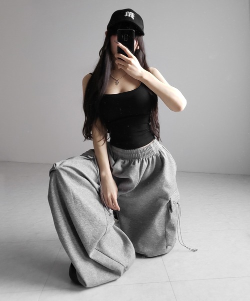 me+em select（ミームセレクト）の「【 カップ付き 】スクエアネックストラップスリムキャミソール ／ square neck strap slim camisole（キャミソール・レディース・グレー/ブラック/ホワイト・FREE）」の14枚目の写真
