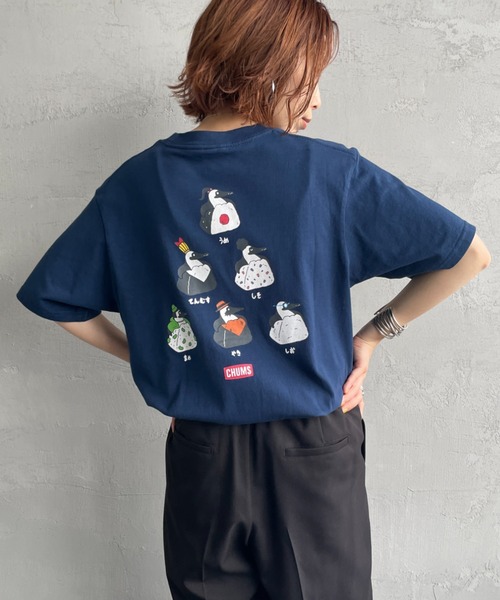 CHUMS（チャムス）の「【WEB限定】[CHUMS/チャムス] BOOBY ONIGIRI FRIENDS バックプリントTシャツ（Tシャツ/カットソー・レディース・ブラック/グレイッシュベージュ/ネイビー/ホワイト・M/L/XL）」の4枚目の写真