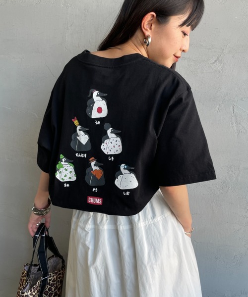 CHUMS（チャムス）の「【WEB限定】[CHUMS/チャムス] BOOBY ONIGIRI FRIENDS バックプリントTシャツ（Tシャツ/カットソー・レディース・ブラック/グレイッシュベージュ/ネイビー/ホワイト・M/L/XL）」の2枚目の写真