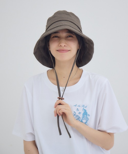KATHARINE ROSS(キャサリンロス)の「【KATHARINE ROSS】【JUNK PRODUCTIONS】【UV/COOL/撥水/ウォッシャブル】ポコポコつば広バケットハット ストラップ付(ハット・レディース・グリーン/ブラウン・MEDIUM)」の5枚目の写真