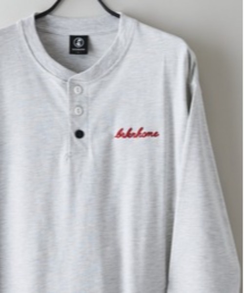brknhome(ブロークンホーム)の「【BRKNHOME/ブロークンホーム】×【ZERO STAIN/ゼロステイン】コラボ 7分袖 ヘンリーネック Tシャツ 汗ジミ防止 UVカット 防汚効果 チェーン刺繍 ブランドロゴ オーバーサイズ ユニセックス(Tシャツ/カットソー・メンズ・スミクロ/ホワイト/オフホワイト・MEDIUM/LARGE)」の2枚目の写真