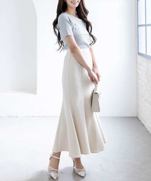 CLEAR BASIC（クリアベーシック）の「リボンブローチ付きワンショルニットトップス［骨格ウェーブ/華奢見え/ワンショルダー/フェミニン］（ニット/セーター・レディース・グレー系その他/ピンク・F）」の7枚目の写真