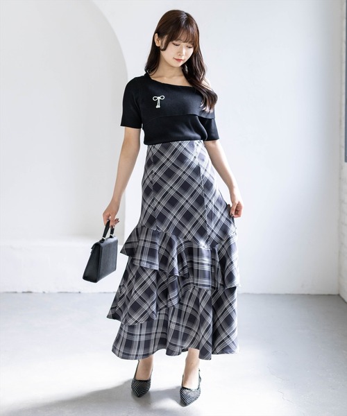 CLEAR BASIC（クリアベーシック）の「リボンブローチ付きワンショルニットトップス［骨格ウェーブ/華奢見え/ワンショルダー/フェミニン］（ニット/セーター・レディース・グレー系その他/ピンク・F）」の19枚目の写真