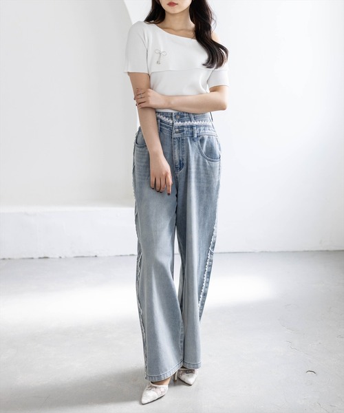 CLEAR BASIC（クリアベーシック）の「リボンブローチ付きワンショルニットトップス［骨格ウェーブ/華奢見え/ワンショルダー/フェミニン］（ニット/セーター・レディース・グレー系その他/ピンク・F）」の11枚目の写真