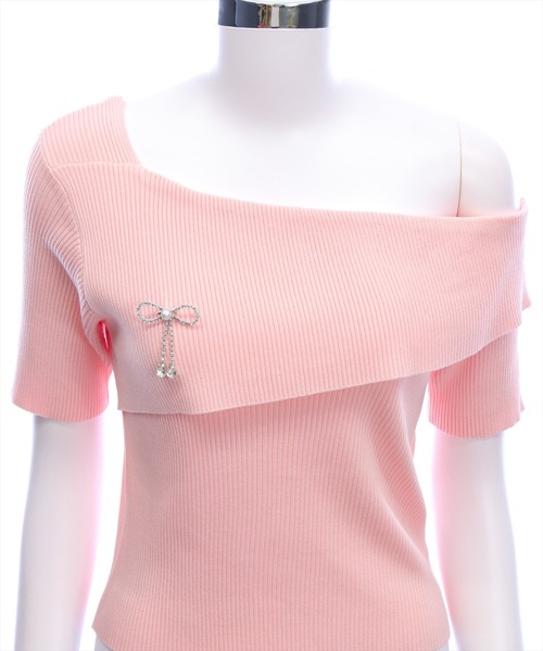 CLEAR BASIC（クリアベーシック）の「リボンブローチ付きワンショルニットトップス［骨格ウェーブ/華奢見え/ワンショルダー/フェミニン］（ニット/セーター・レディース・グレー系その他/ピンク・F）」の20枚目の写真
