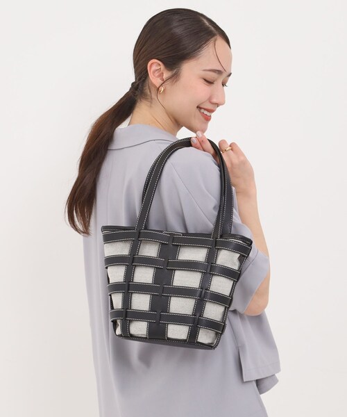 SHOO・LA・RUE(シューラルー)の「格子レイヤードトートバッグ(トートバッグ・レディース・キャメル/ブラック・00)」の3枚目の写真