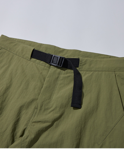 KALAPATTHAR(カラパタール)の「Nylon Belted Cargo Shorts - Olive Khaki(その他パンツ・メンズ・その他・MEDIUM/LARGE/X-LARGE)」の3枚目の写真