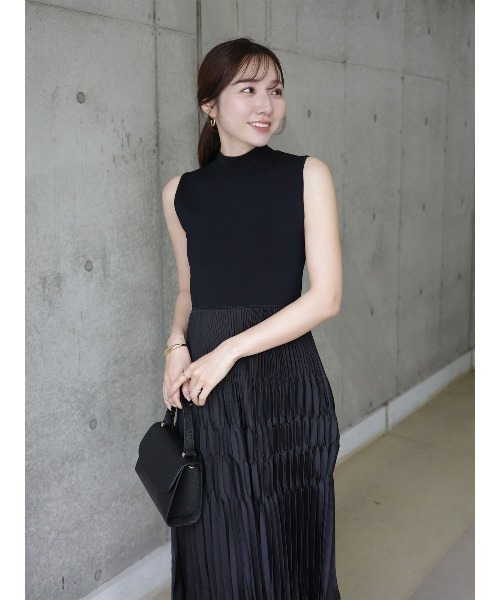 anuans（アニュアンス）の「【ZOZO限定カラーあり】コンビプリーツニットドッキングワンピース（ワンピース・レディース・ブルー/ピンクベージュ/ベージュ/ホワイト×ブラック/ブラック・MEDIUM/SMALL）」の12枚目の写真