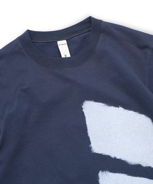 SHINYAKOZUKA(シンヤコヅカ)の「【SHINYAKOZUKA】 bloom by the window(Tシャツ/カットソー・メンズ・チャコールグレー・SMALL/MEDIUM)」の4枚目の写真