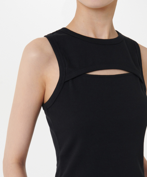 MUSINSA STANDARD WOMAN（ムシンサスタンダードウーマン）の「ウィメンズフロントカットアウトタンクトップ[ブラック]（Tシャツ/カットソー・レディース・その他・SMALL/MEDIUM/LARGE/X-SMALL）」の5枚目の写真