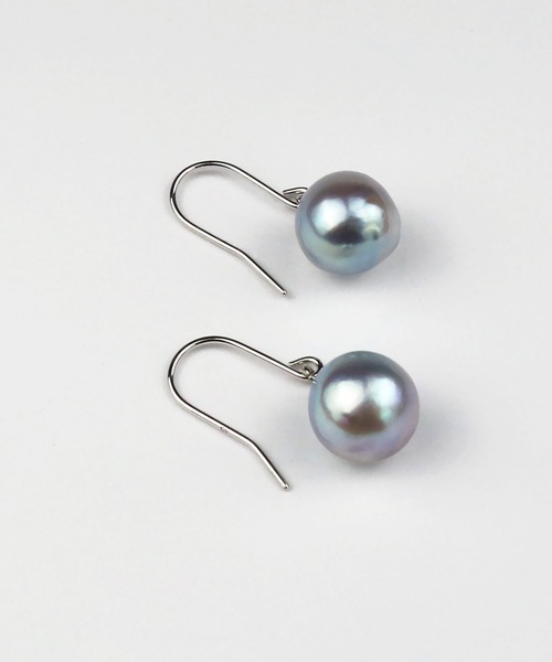 Seashore Uwajima Akoya Pearls(シーショアウワジマアコヤシンジュ)の「あこや真珠 ピアス ぶら下がり ブルー グレー 無調色(ピアス(両耳用)・レディース・シルバー×ブルー・ONESIZE)」の4枚目の写真