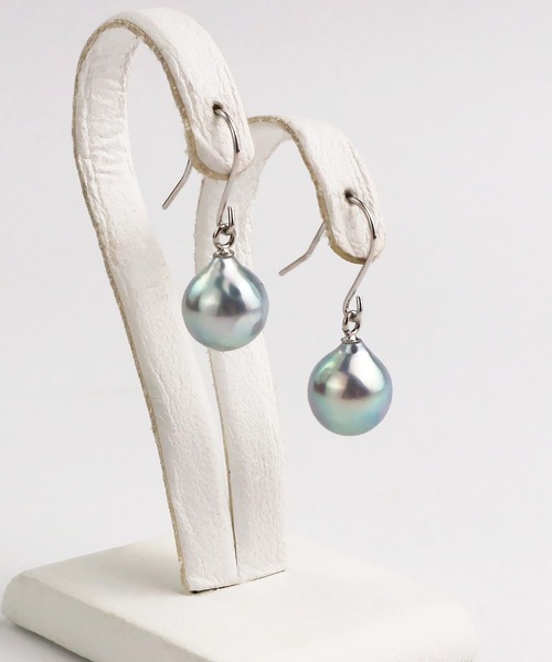 Seashore Uwajima Akoya Pearls(シーショアウワジマアコヤシンジュ)の「あこや真珠 ピアス ぶら下がり ブルー グレー 無調色(ピアス(両耳用)・レディース・シルバー×ブルー・ONESIZE)」の5枚目の写真