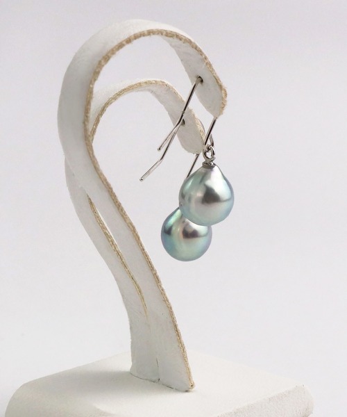 Seashore Uwajima Akoya Pearls(シーショアウワジマアコヤシンジュ)の「あこや真珠 ピアス ぶら下がり ブルー グレー 無調色(ピアス(両耳用)・レディース・シルバー×ブルー・ONESIZE)」の8枚目の写真