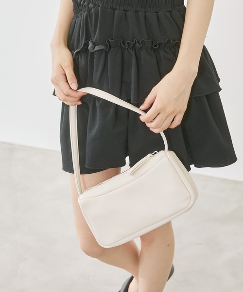 P.V.T（ピーブイティー）の「ミニショルダーバッグ（ショルダーバッグ・レディース・Black/Red/White・F）」の20枚目の写真