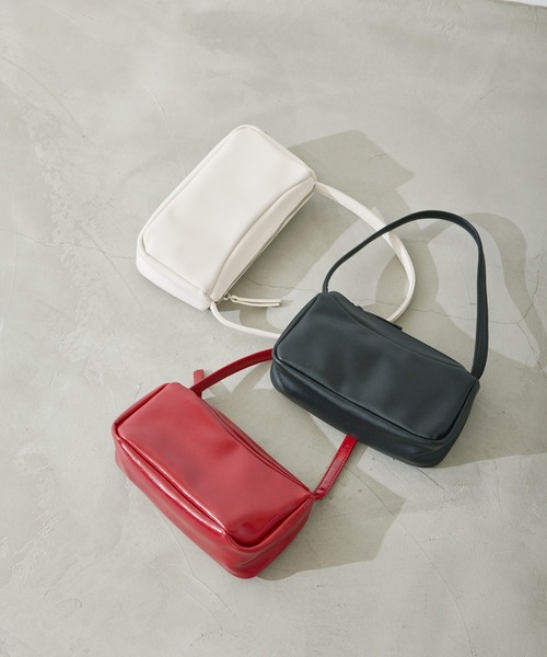 P.V.T（ピーブイティー）の「ミニショルダーバッグ（ショルダーバッグ・レディース・Black/Red/White・F）」の6枚目の写真