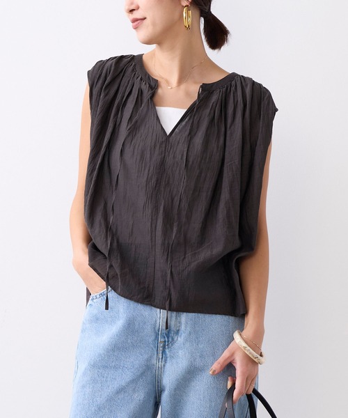 normment(ノーメント)の「【normment】ギャザーブラウス-COTTON RAYONGATHER TOPS(シャツ/ブラウス・レディース・ブラック/ダークブラウン・FREE)」の1枚目の写真