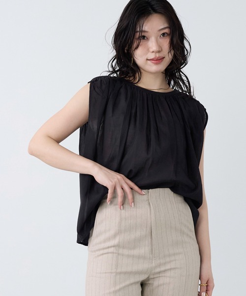 normment(ノーメント)の「【normment】ギャザーブラウス-COTTON RAYONGATHER TOPS(シャツ/ブラウス・レディース・ブラック/ダークブラウン・FREE)」の8枚目の写真