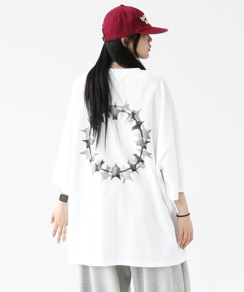 minsobi(ミンソビ)の「バックサークルグラフィック ビッグシルエット ハーフスリーブTシャツ(Tシャツ/カットソー・メンズ・ホワイト/ブラック・FREE)」の2枚目の写真