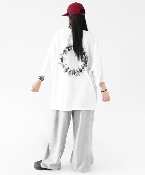 minsobi(ミンソビ)の「バックサークルグラフィック ビッグシルエット ハーフスリーブTシャツ(Tシャツ/カットソー・メンズ・ホワイト/ブラック・FREE)」の4枚目の写真