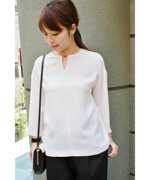 FIGARO Paris（フィガロパリ）の「◇キーネックメタル付きブラウス◆（シャツ/ブラウス・レディース・ブラック/アイボリー・38/36）」の15枚目の写真