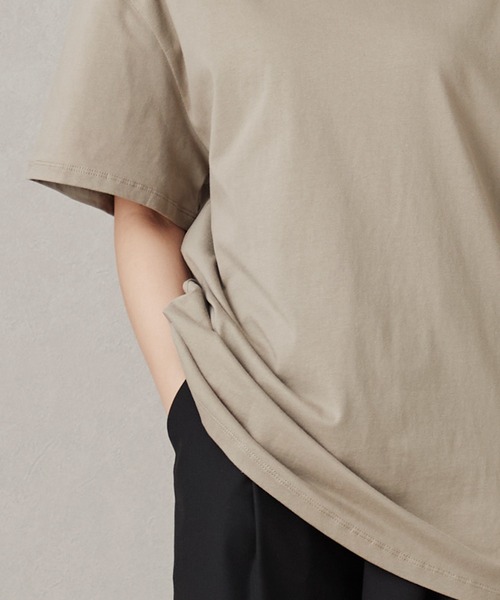 MONO KOTO DEPT.(モノコトデプト)の「SSY-ESSENTIALS 裏ロゴ半袖Tシャツ(Tシャツ/カットソー・メンズ・グレイッシュベージュ・S/L/M)」の11枚目の写真