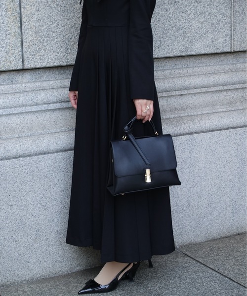 NiiNa(ニーナ)の「【NiiNa】【高品質牛革】本革アンティークレザーバッグ(ショルダーバッグ・レディース・ホワイト・FREE)」の3枚目の写真