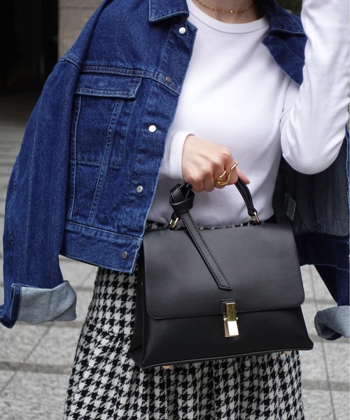 NiiNa(ニーナ)の「【NiiNa】【高品質牛革】本革アンティークレザーバッグ(ショルダーバッグ・レディース・ホワイト・FREE)」の7枚目の写真