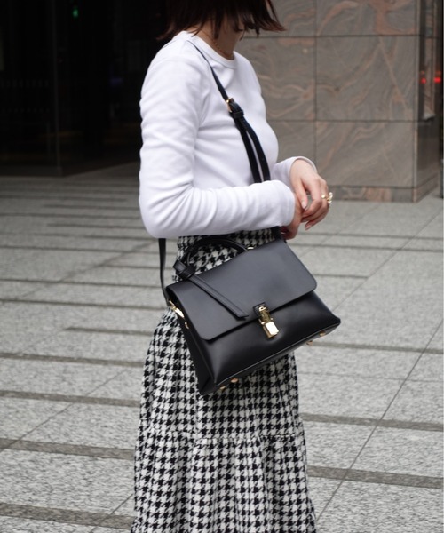 NiiNa(ニーナ)の「【NiiNa】【高品質牛革】本革アンティークレザーバッグ(ショルダーバッグ・レディース・ホワイト・FREE)」の11枚目の写真