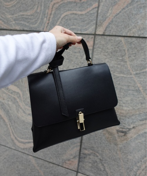 NiiNa(ニーナ)の「【NiiNa】【高品質牛革】本革アンティークレザーバッグ(ショルダーバッグ・レディース・ホワイト・FREE)」の12枚目の写真
