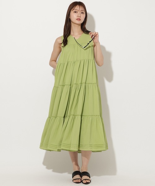 AND COUTURE(アンドクチュール)の「裾タックティアードワンピース(ワンピース・レディース・レッド/グリーン/オフホワイト/ブラック・FREE)」の22枚目の写真