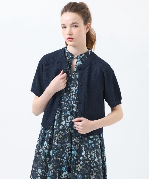 MACKINTOSH PHILOSOPHY（ﾏｯｷﾝﾄｯｼｭ ﾌｨﾛｿﾌｨｰ）の「ペーパーヤーンニットカーディガン（カーディガン/ボレロ・レディース・レッド系その他2/オフホワイト/ダークネイビー・38）」の2枚目の写真