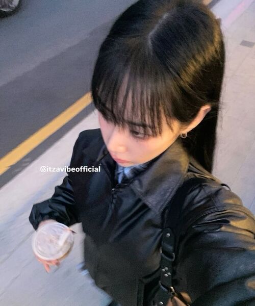 ITZAVIBE(イッザバイブ)の「ITZ MINI LOGO VEGAN LEATHER JACKET(ライダースジャケット・レディース・その他・MEDIUM/LARGE)」の12枚目の写真