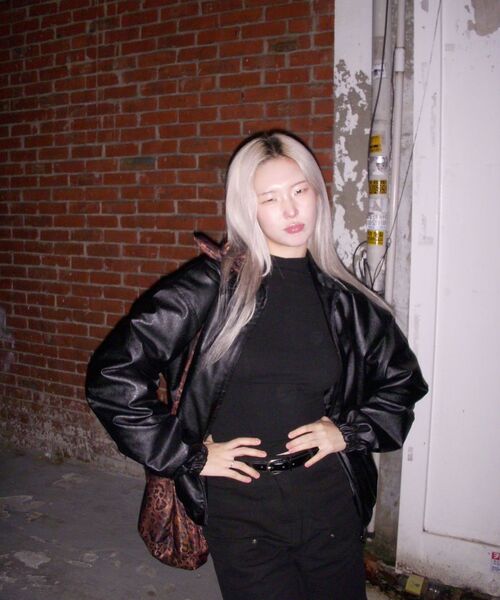 ITZAVIBE(イッザバイブ)の「ITZ MINI LOGO VEGAN LEATHER JACKET(ライダースジャケット・レディース・その他・MEDIUM/LARGE)」の15枚目の写真