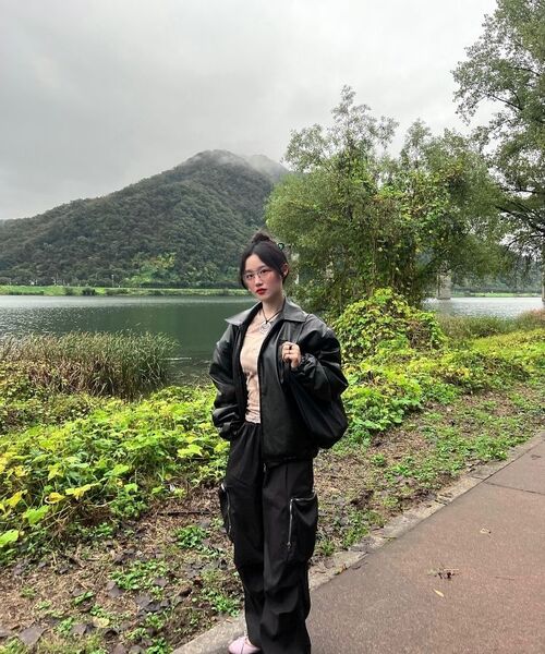 ITZAVIBE(イッザバイブ)の「ITZ MINI LOGO VEGAN LEATHER JACKET(ライダースジャケット・レディース・その他・MEDIUM/LARGE)」の17枚目の写真