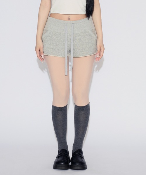 tinkerend(ティンカーエンド)の「Cut-off Sweat Mini Shorts / カットオフスウェットミニショーツ(スウェットパンツ・レディース・カモフラージュ/グレー・1/2)」の3枚目の写真