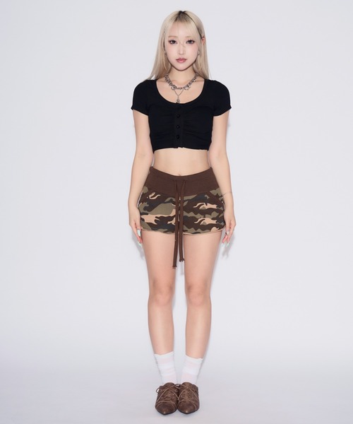 tinkerend(ティンカーエンド)の「Cut-off Sweat Mini Shorts / カットオフスウェットミニショーツ(スウェットパンツ・レディース・カモフラージュ/グレー・1/2)」の14枚目の写真