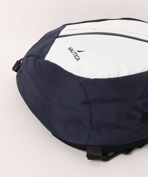 NAUTICA(ノーティカ)の「【NAUTICA/ノーティカ】 NTC-12 スリングバッグ(ボディバッグ/ウエストポーチ・メンズ・ブラック/ホワイト・FREE)」の4枚目の写真